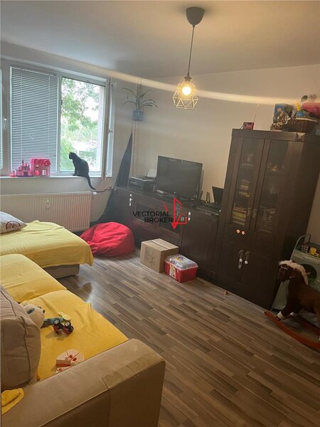 Titan I.O.R Strand Cara Apartament 3 camere